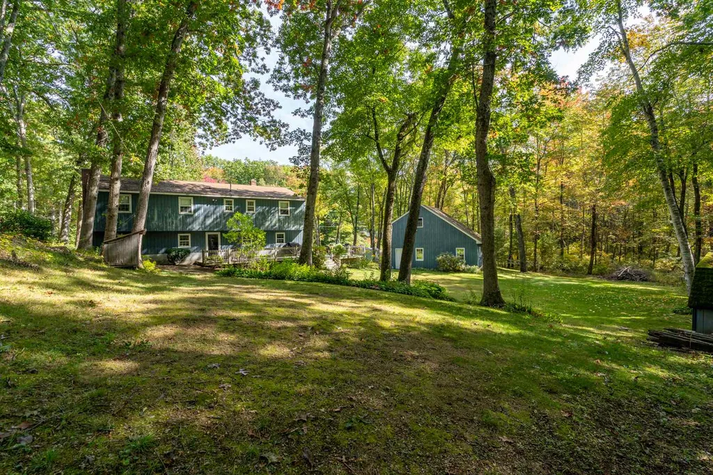 53 Rowe Drive Fremont NH 03044