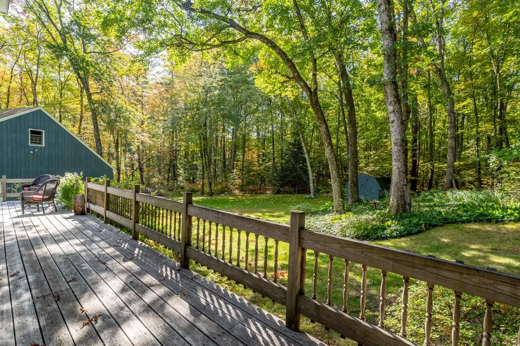 53 Rowe Drive Fremont NH 03044