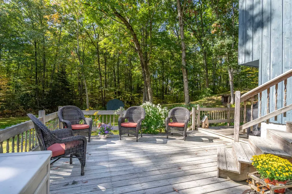 53 Rowe Drive Fremont NH 03044