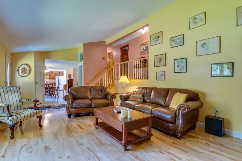 53 Rowe Drive Fremont NH 03044