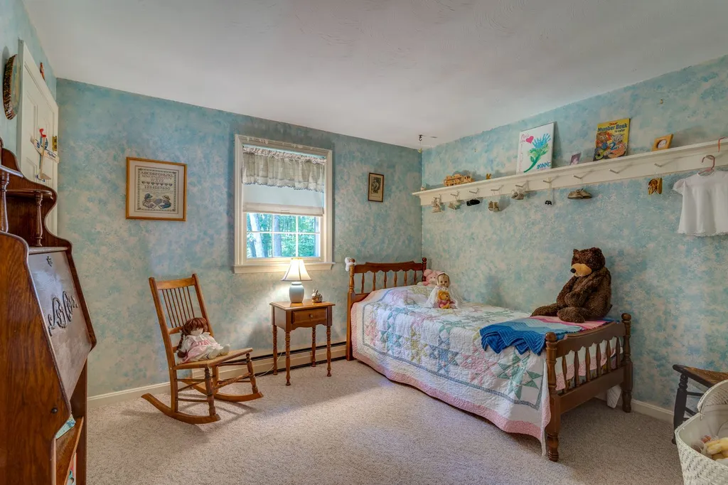 53 Rowe Drive Fremont NH 03044