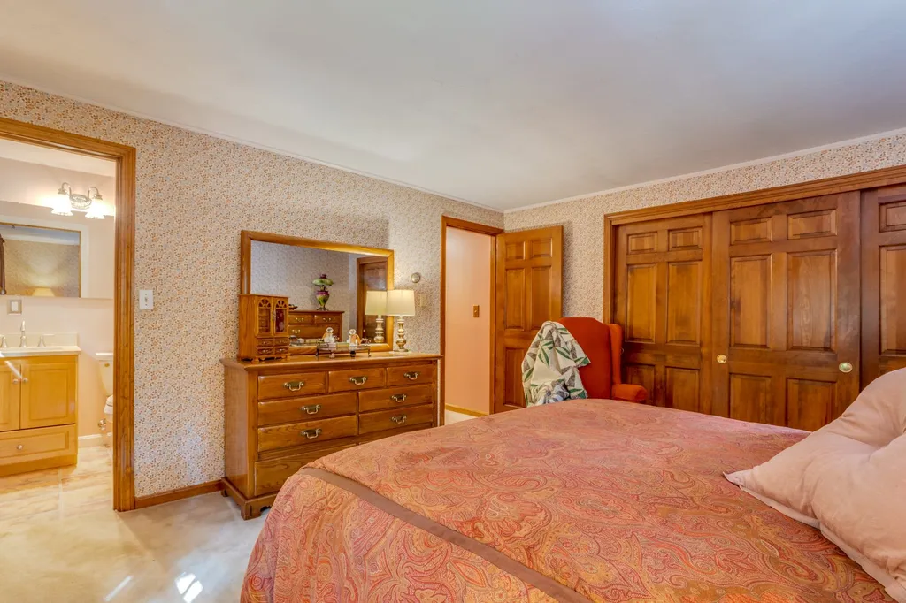 53 Rowe Drive Fremont NH 03044
