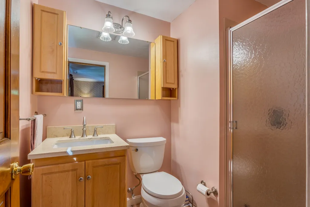 53 Rowe Drive Fremont NH 03044