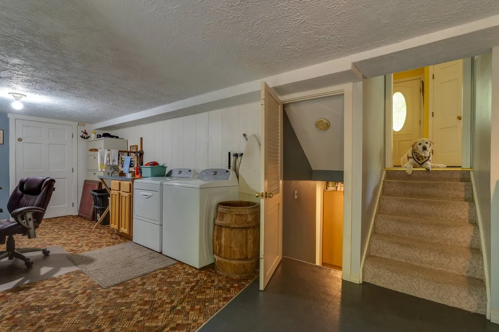 53 Rowe Drive Fremont NH 03044