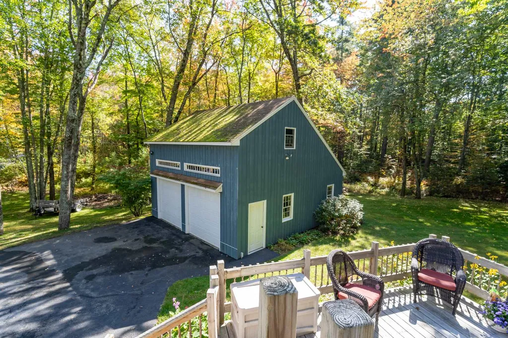 53 Rowe Drive Fremont NH 03044