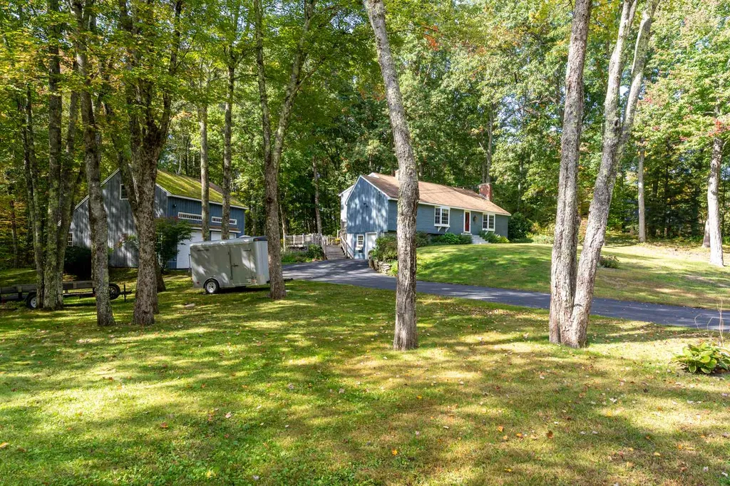 53 Rowe Drive Fremont NH 03044