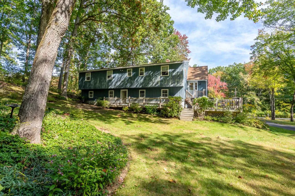 53 Rowe Drive Fremont NH 03044