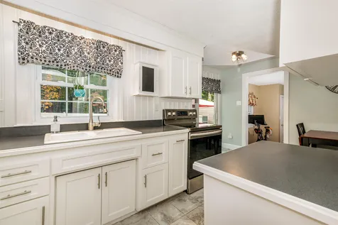4 Exeter Road Kingston NH 03848