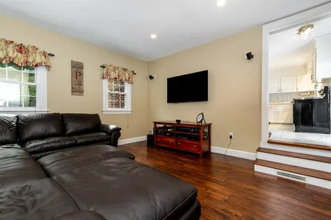4 Exeter Road Kingston NH 03848