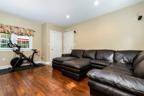 4 Exeter Road Kingston NH 03848
