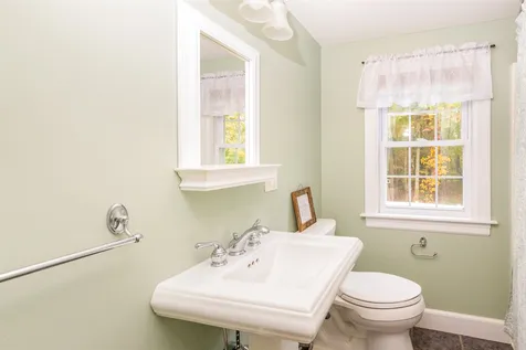 4 Exeter Road Kingston NH 03848