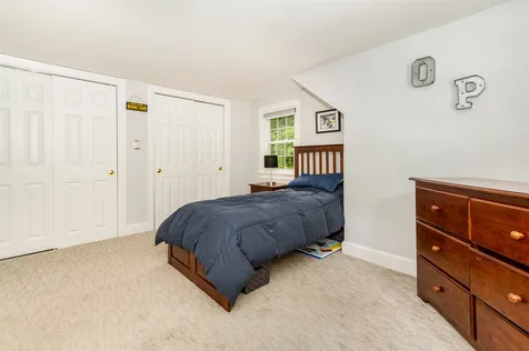 4 Exeter Road Kingston NH 03848