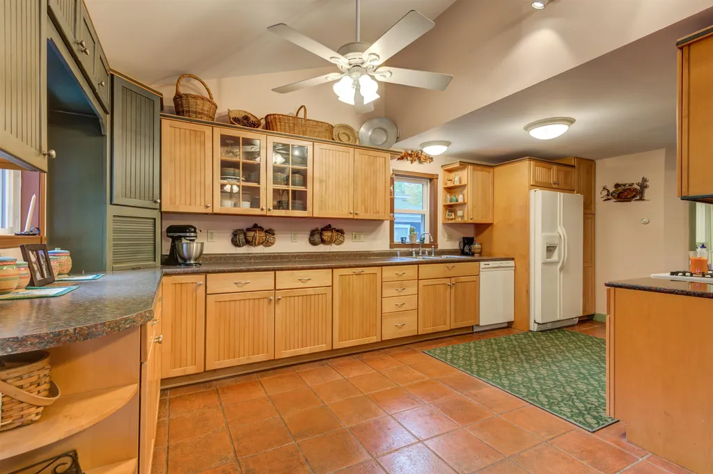 18 Gray Avenue Farmington NH 03835