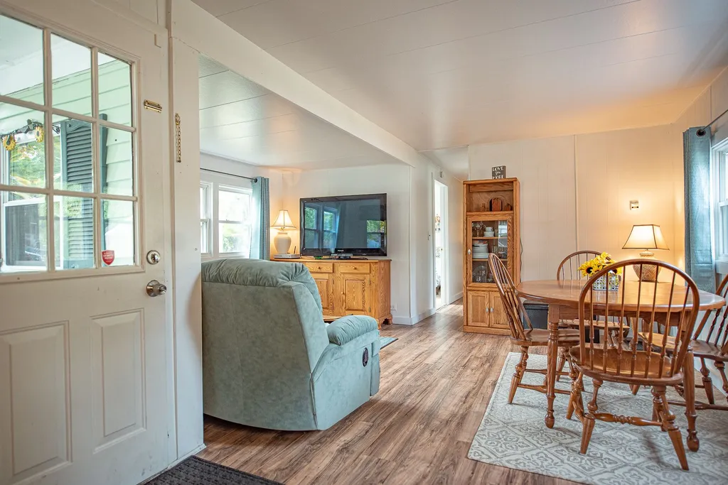 4 Carpenter Street Hooksett NH 03106