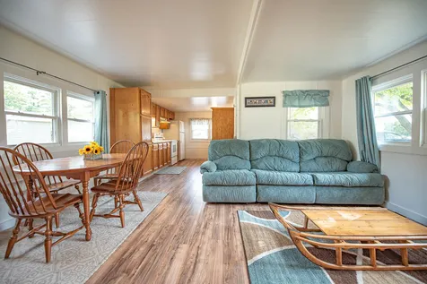 4 Carpenter Street Hooksett NH 03106