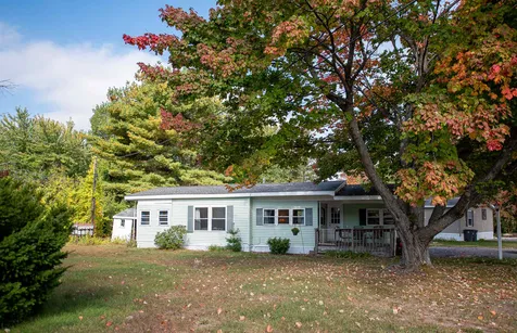 4 Carpenter Street Hooksett NH 03106