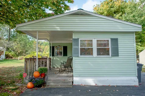 4 Carpenter Street Hooksett NH 03106