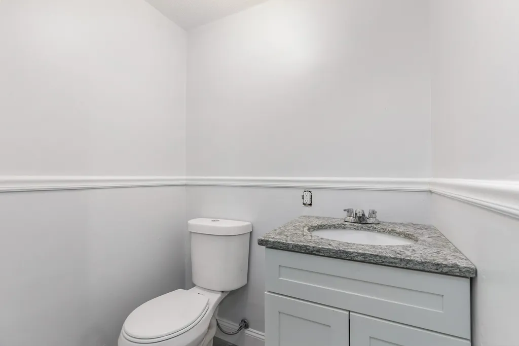 245 Stepping Stones Road Barrington NH 03825