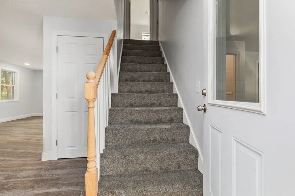 245 Stepping Stones Road Barrington NH 03825