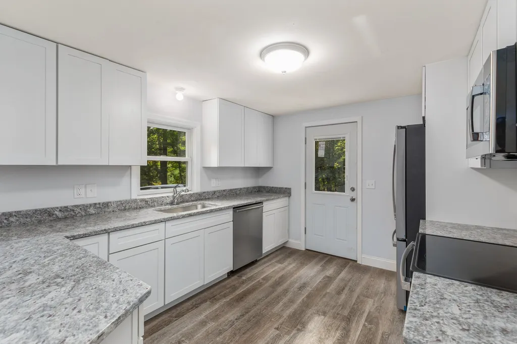 245 Stepping Stones Road Barrington NH 03825