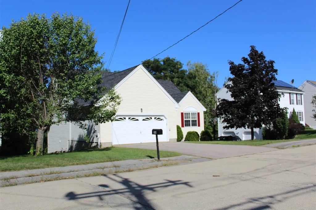 584 Wellington Hill Road Manchester NH 03104