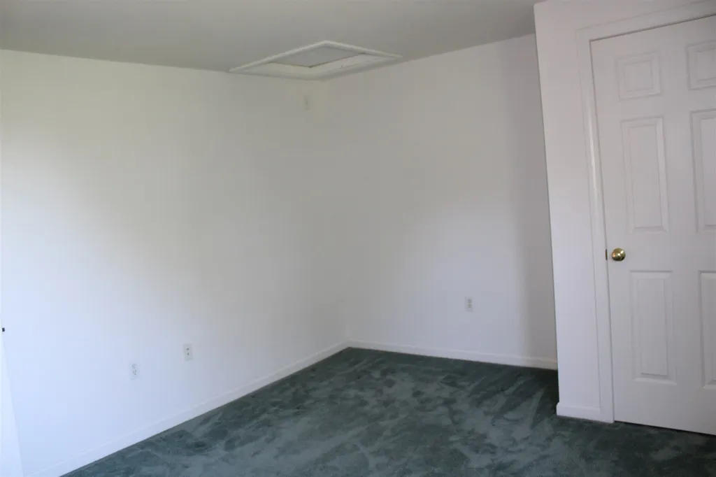 584 Wellington Hill Road Manchester NH 03104