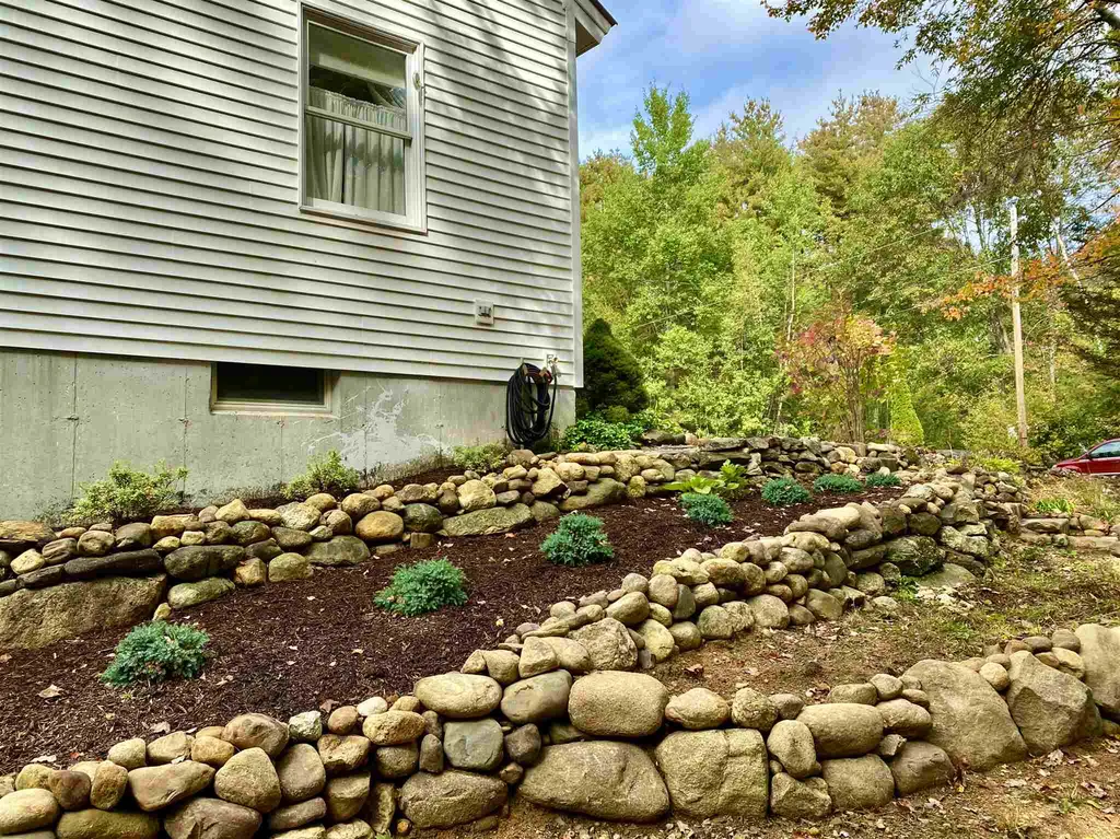 10 Willow Road Barrington NH 03825