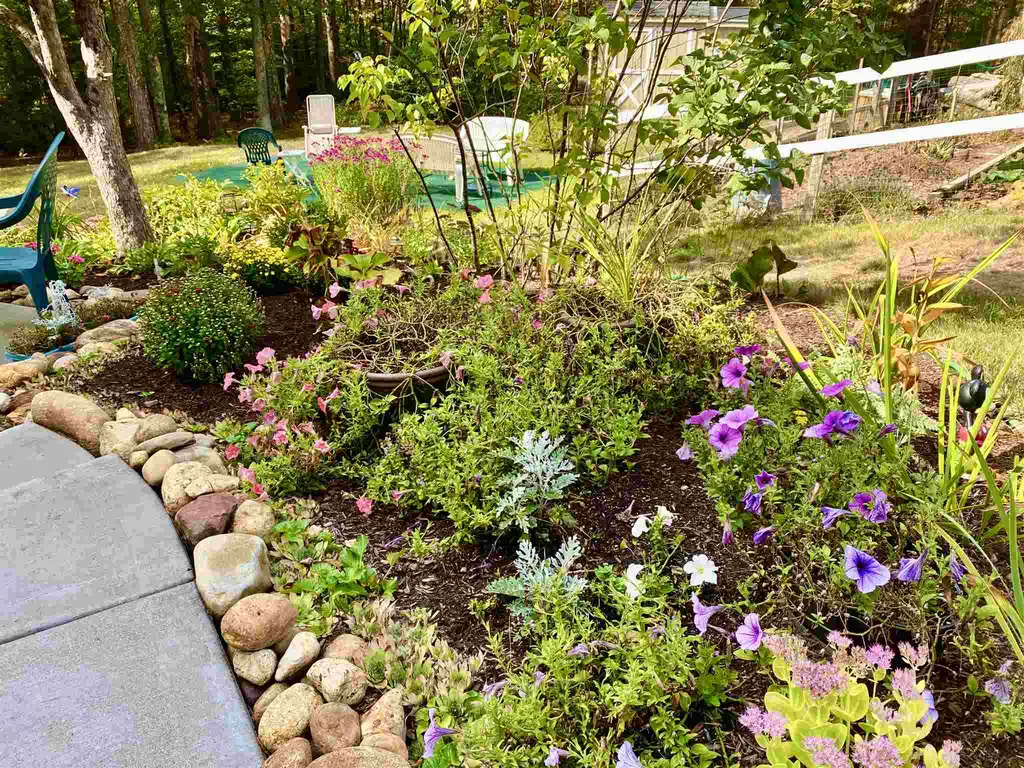 10 Willow Road Barrington NH 03825