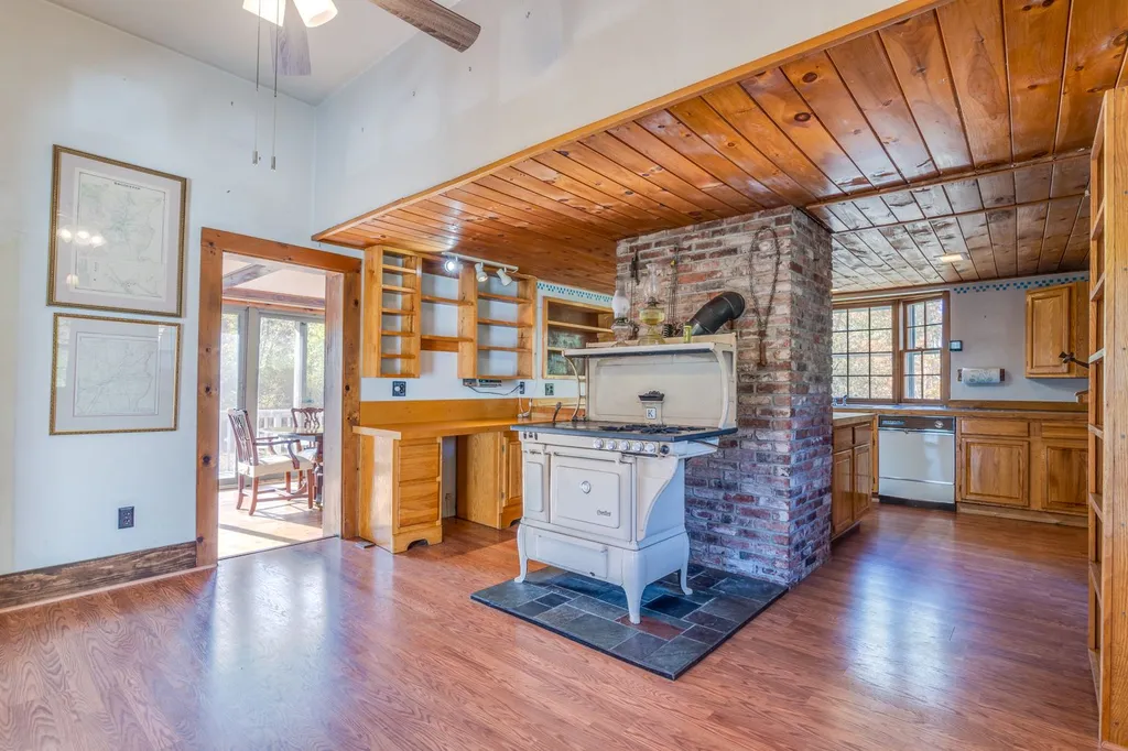 26 Dry Hill Road Rochester NH 03839