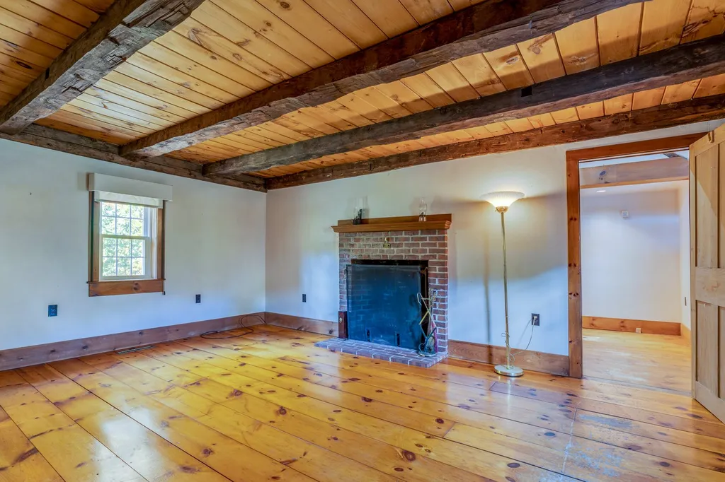 26 Dry Hill Road Rochester NH 03839