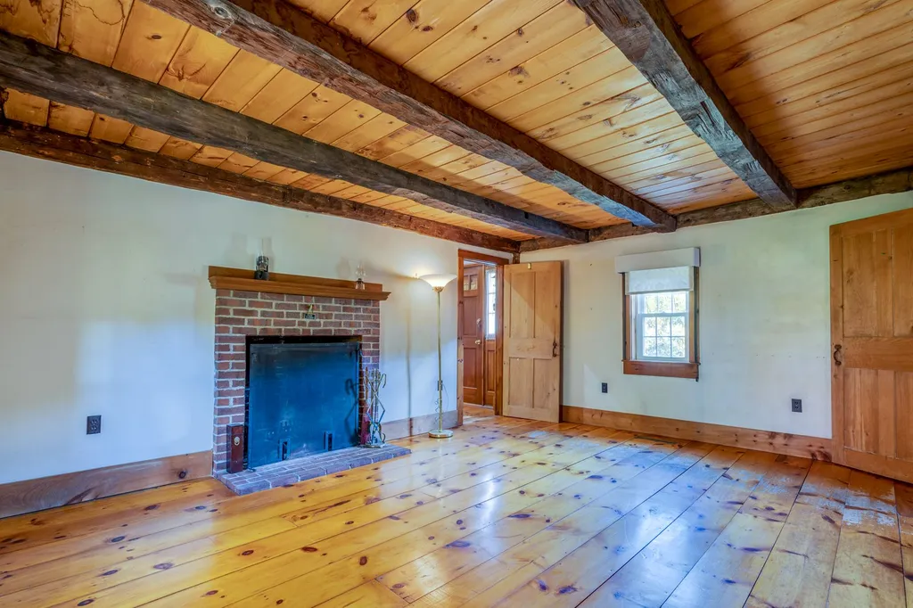 26 Dry Hill Road Rochester NH 03839
