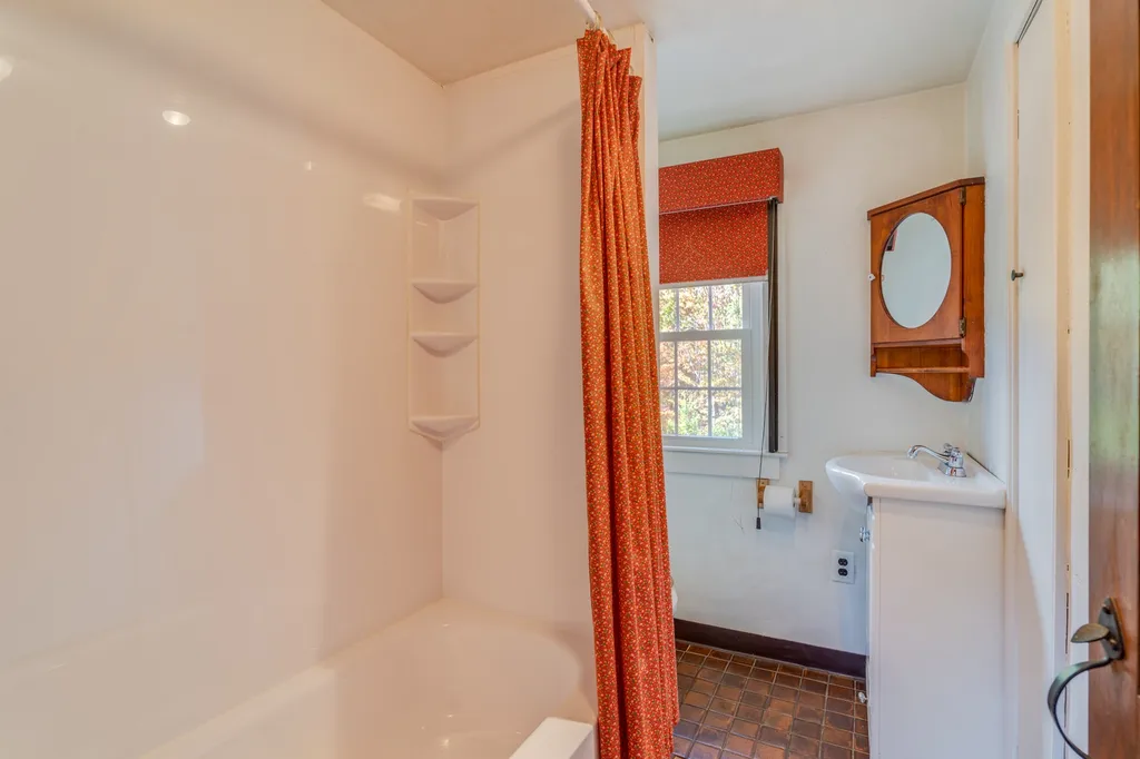 26 Dry Hill Road Rochester NH 03839