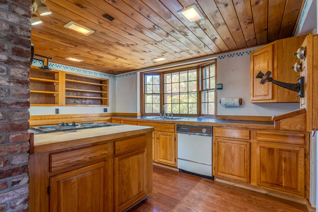 26 Dry Hill Road Rochester NH 03839