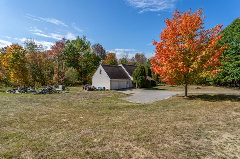 180 Griffin Road Deerfield NH 03037