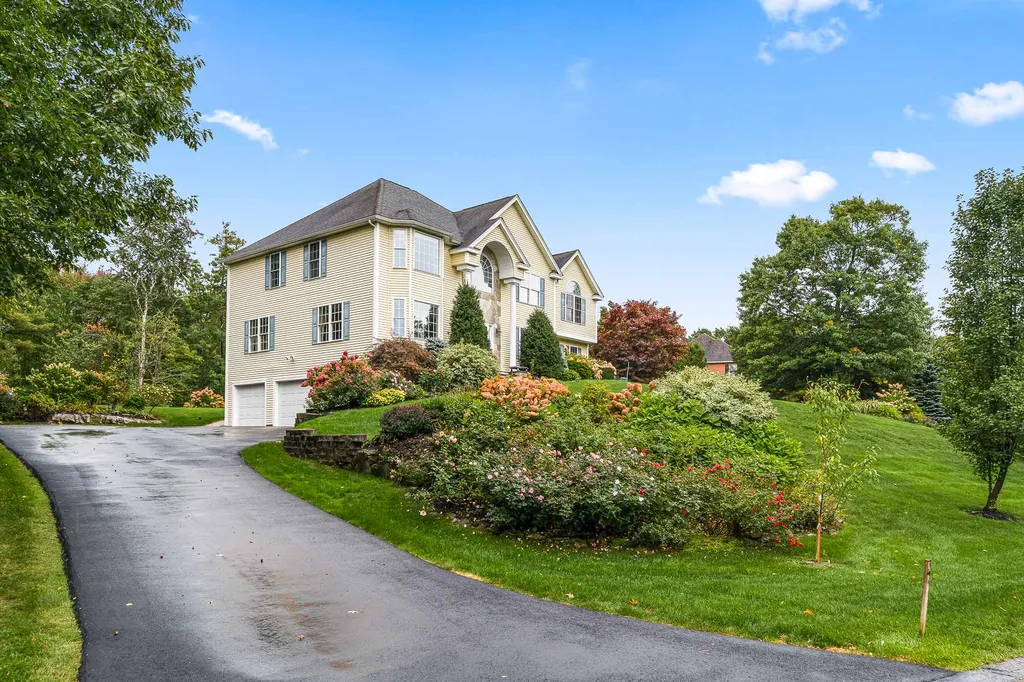 10 Arcadia Lane Salem NH 03079
