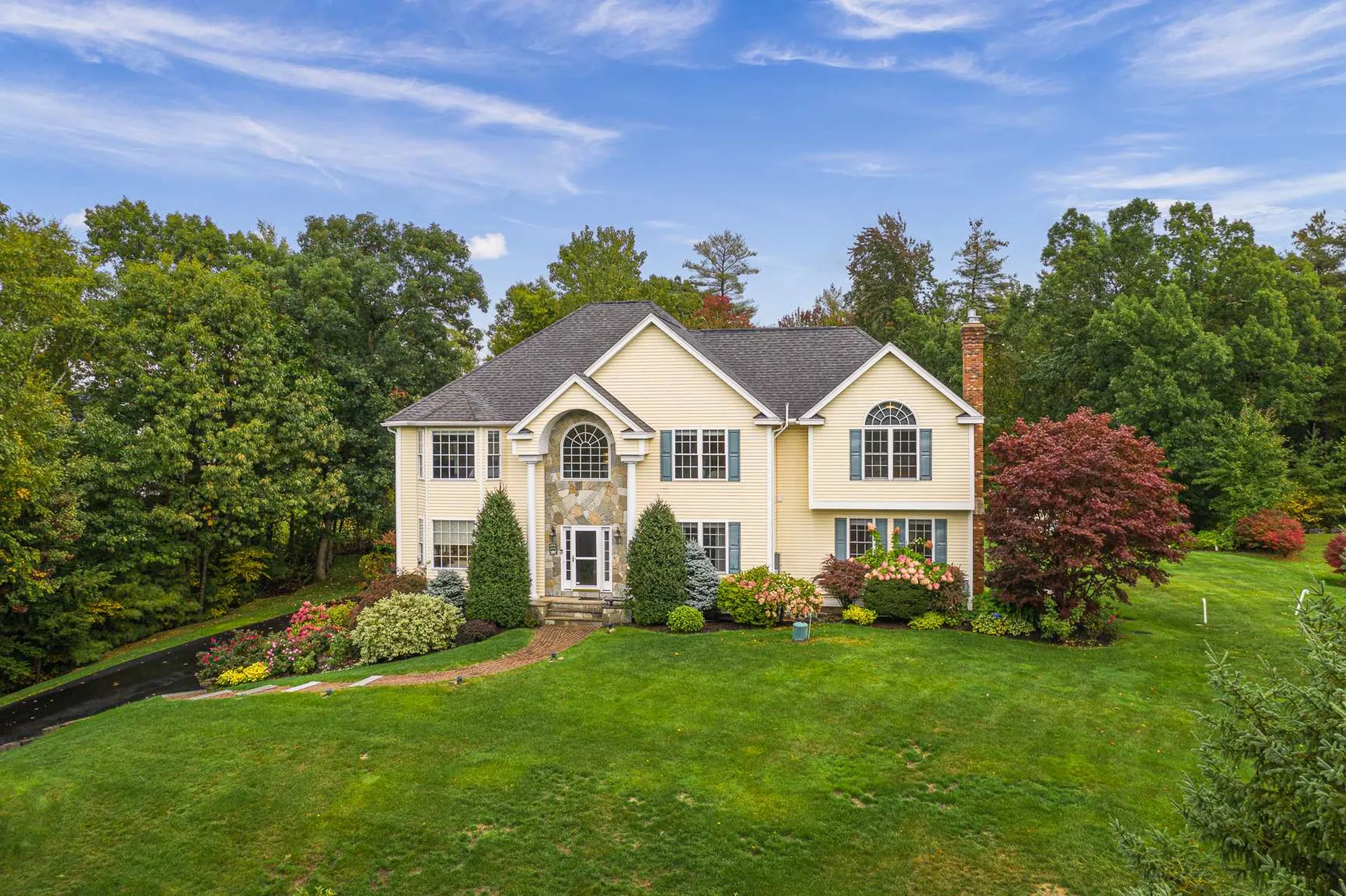 10 Arcadia Lane Salem NH 03079