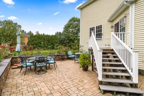 10 Arcadia Lane Salem NH 03079