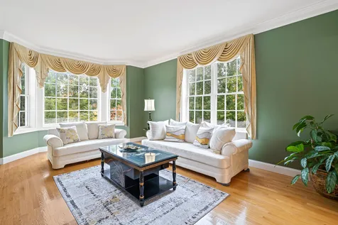 10 Arcadia Lane Salem NH 03079