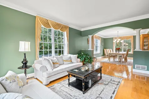 10 Arcadia Lane Salem NH 03079