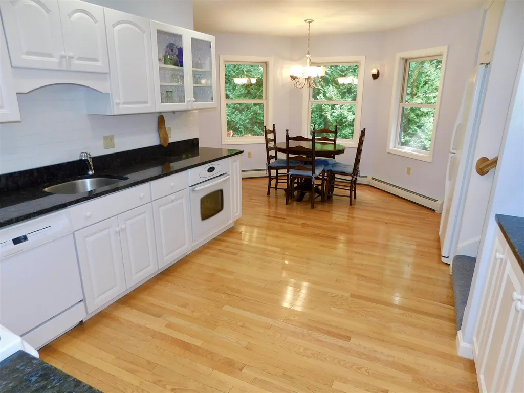14 Sunset Walk Enfield NH 03748