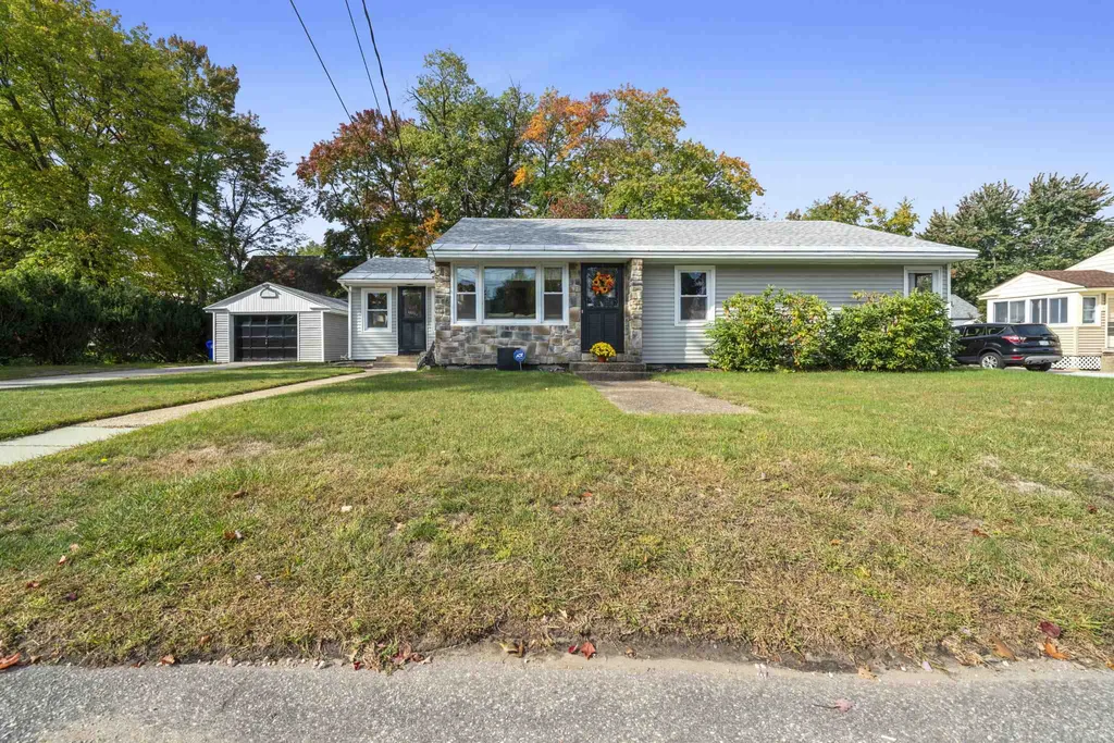 92 Gray Street Manchester NH 03103