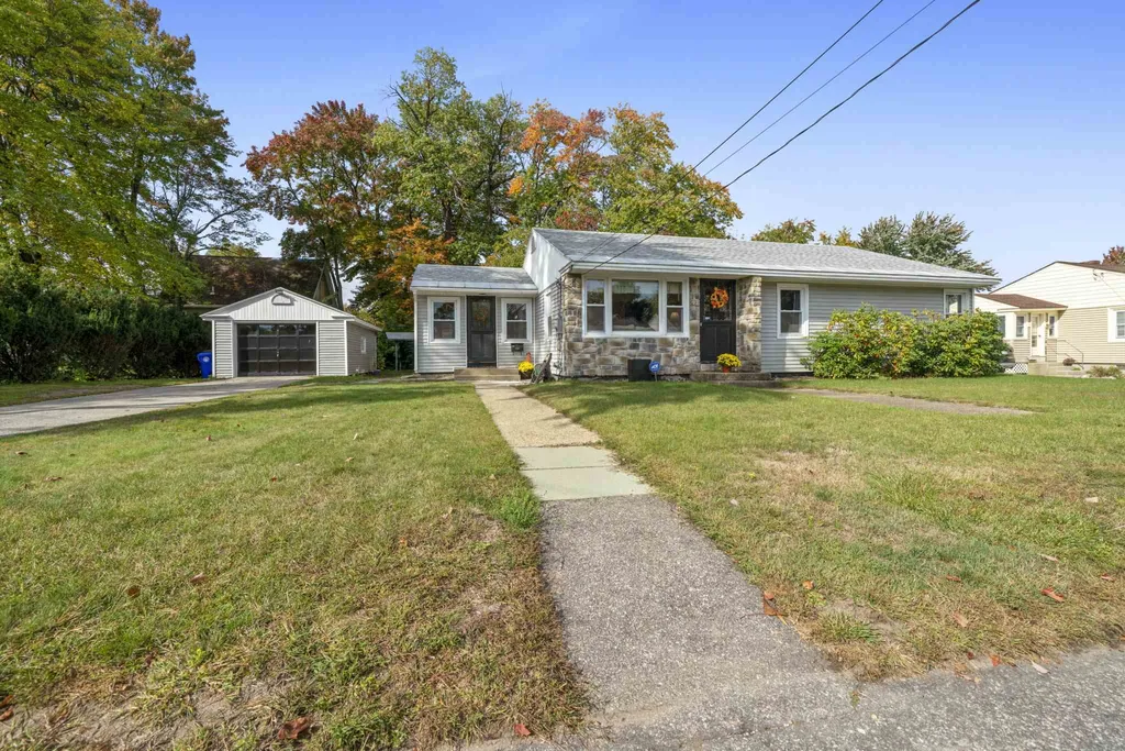92 Gray Street Manchester NH 03103