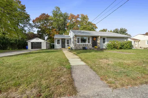 92 Gray Street Manchester NH 03103