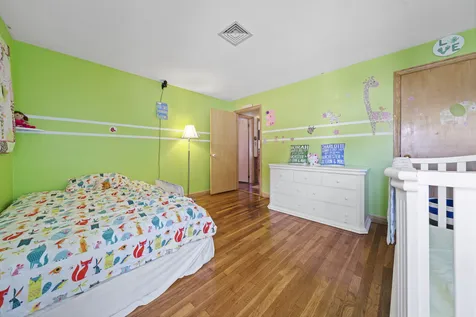 92 Gray Street Manchester NH 03103