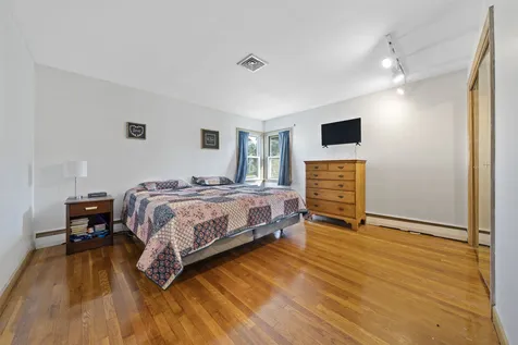 92 Gray Street Manchester NH 03103