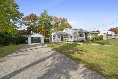 92 Gray Street Manchester NH 03103