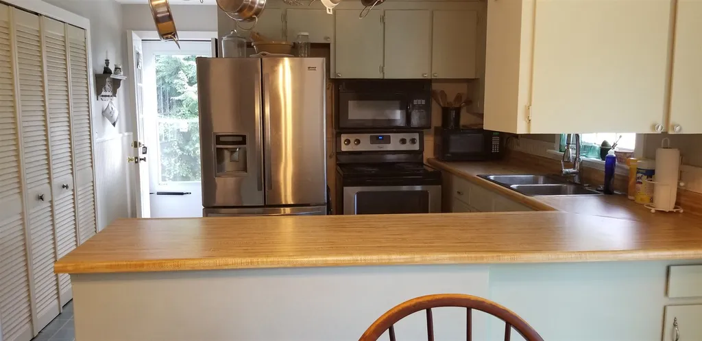 15 Mohawk Street Hinsdale NH 03451