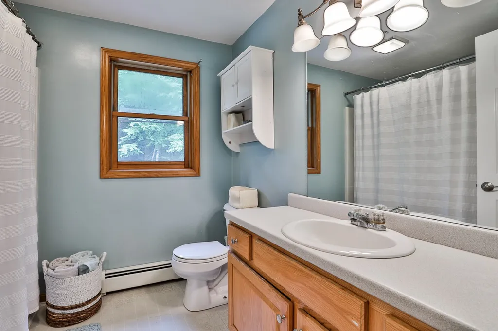 235 Whittier Drive Fremont NH 03044