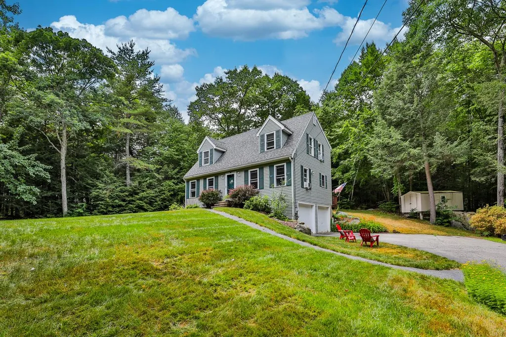 235 Whittier Drive Fremont NH 03044