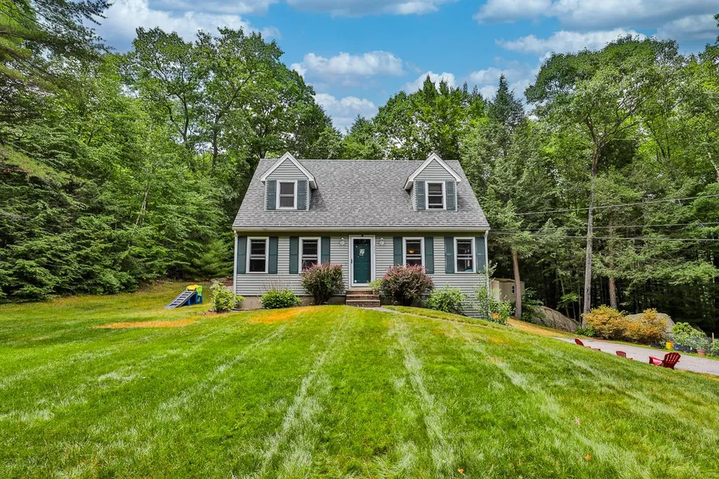 235 Whittier Drive Fremont NH 03044